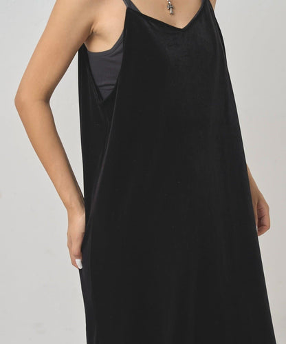 【WHO'S WHO gallery】天鵝絨I型吊帶連衣裙