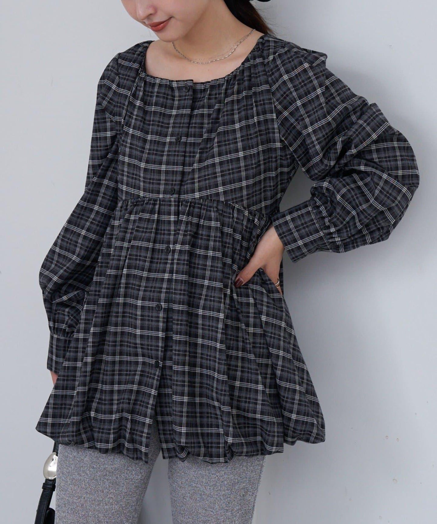 【Kastane】B方領泡泡袖長款上衣