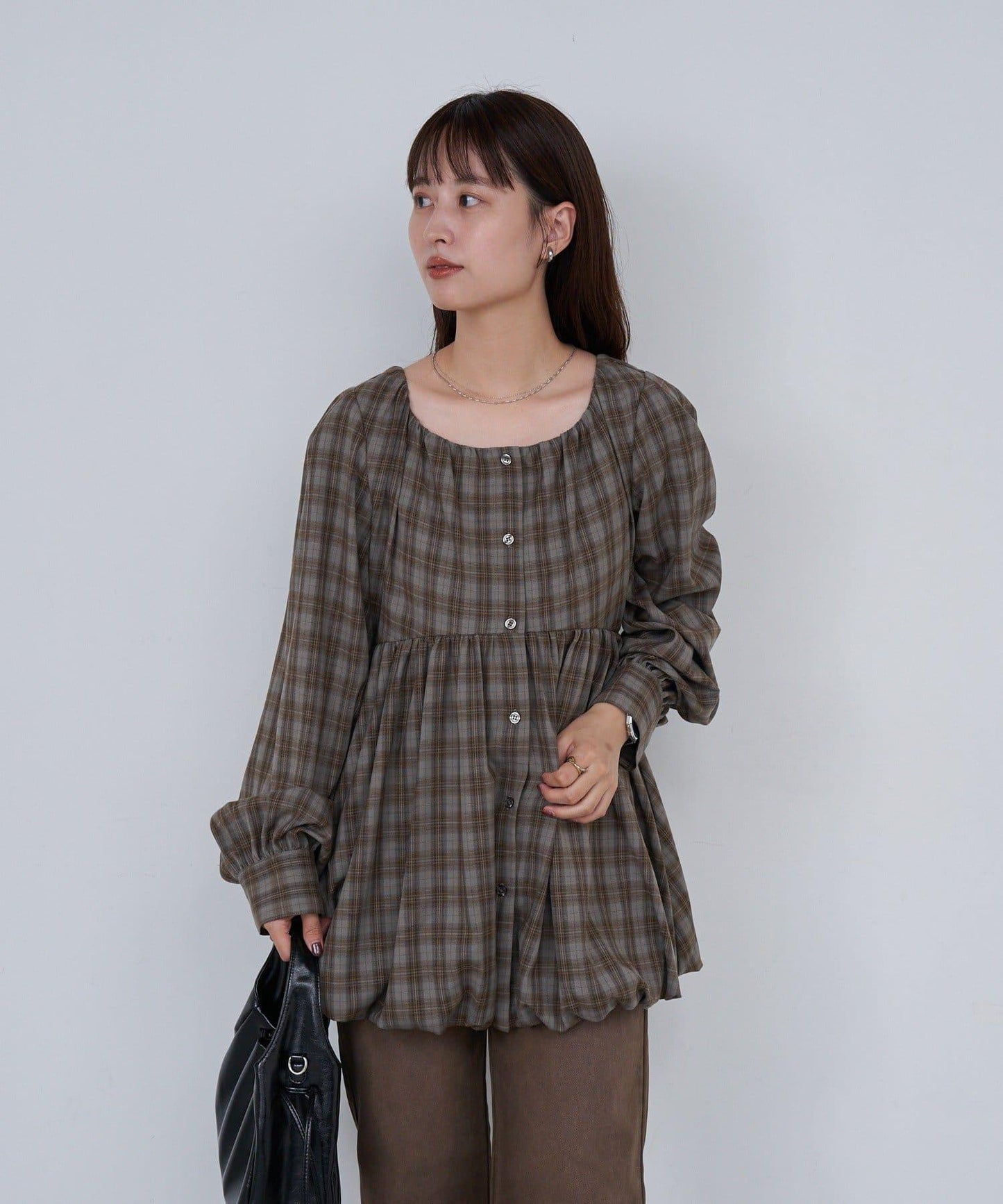 【Kastane】B方領泡泡袖長款上衣