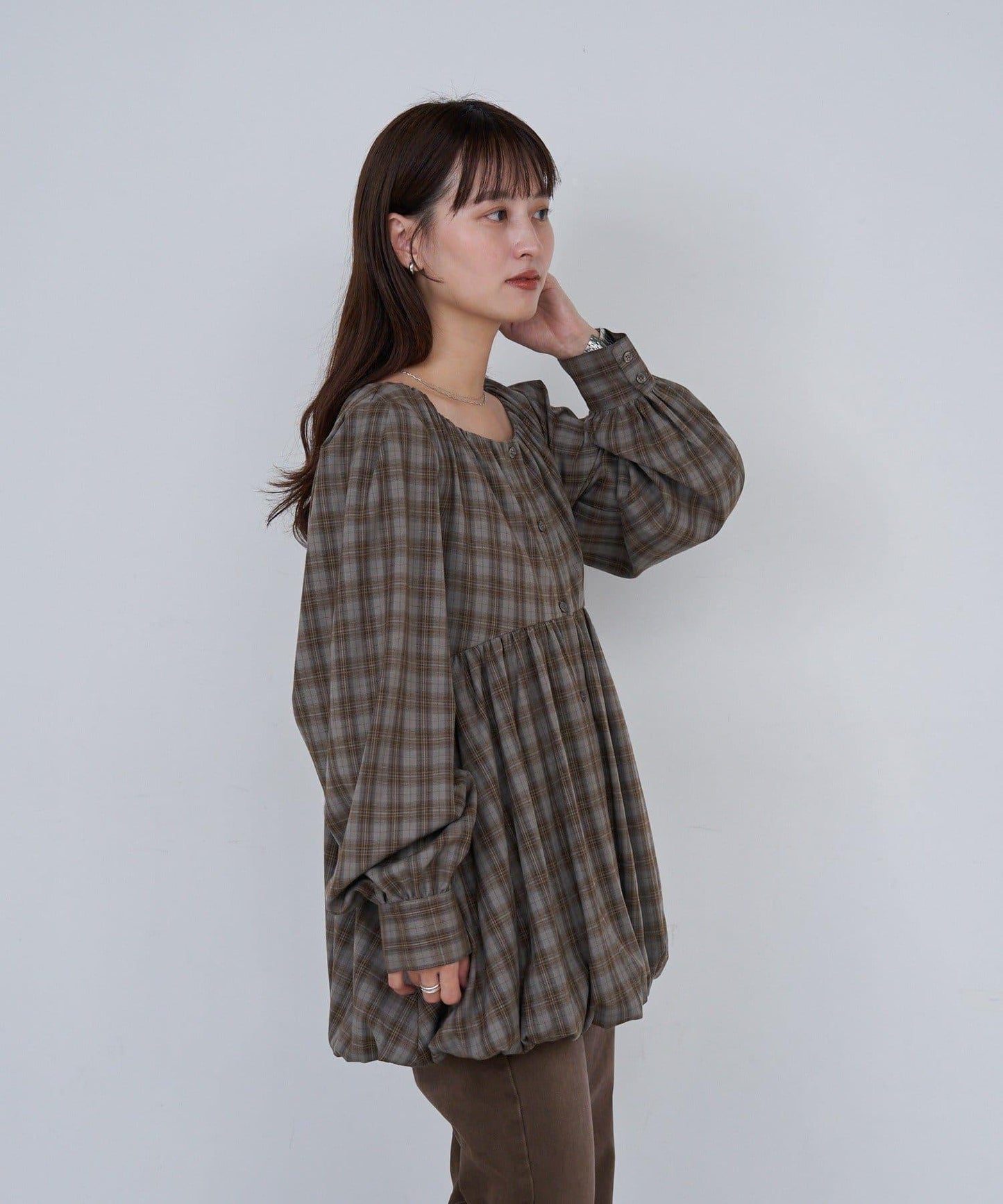 【Kastane】B方領泡泡袖長款上衣