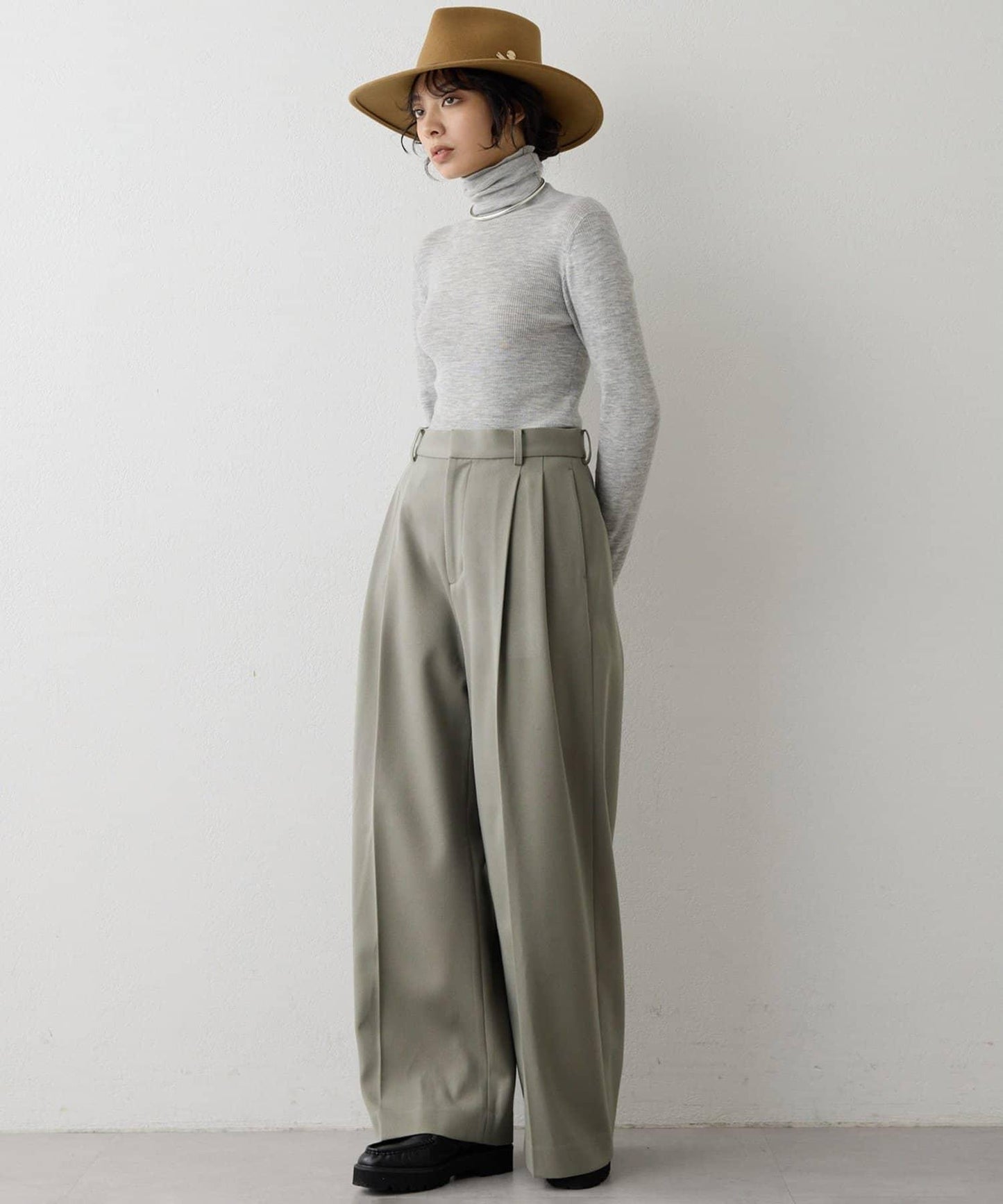 柔軟羅紋高領衫