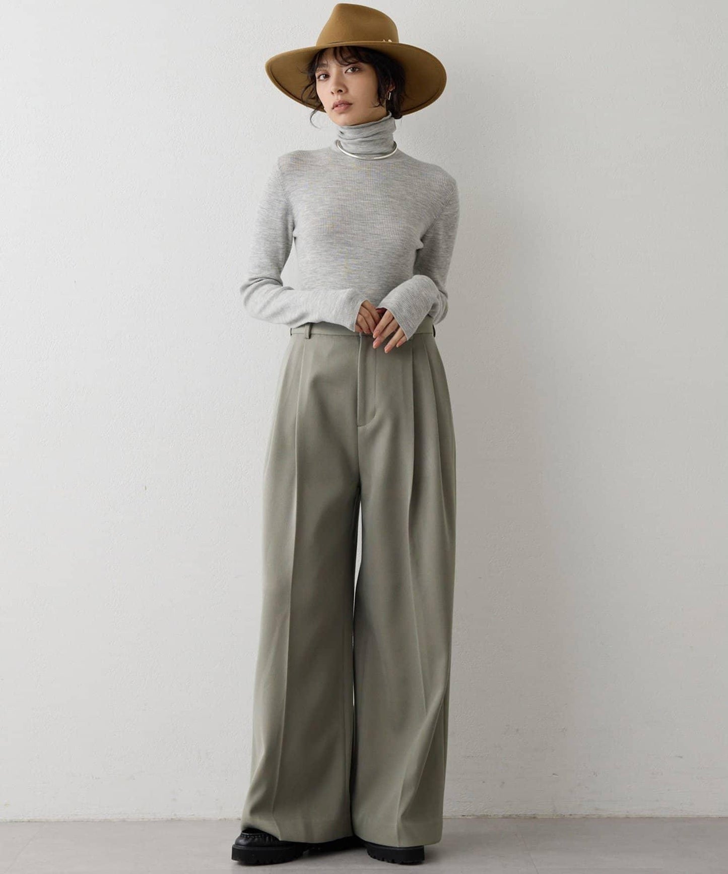 柔軟羅紋高領衫