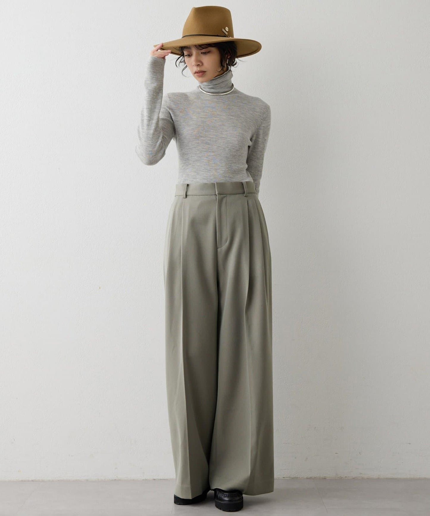 柔軟羅紋高領衫