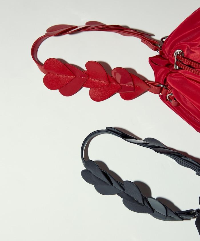 x BASICKS HEART HANDLE BAG