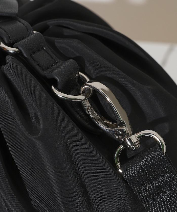 x BASICKS HEART HANDLE BAG