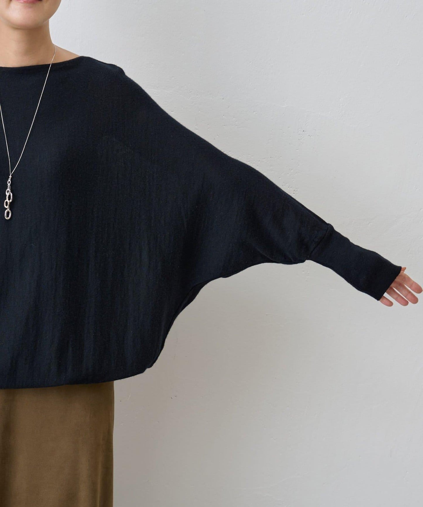 羊毛蝙蝠袖針織衫