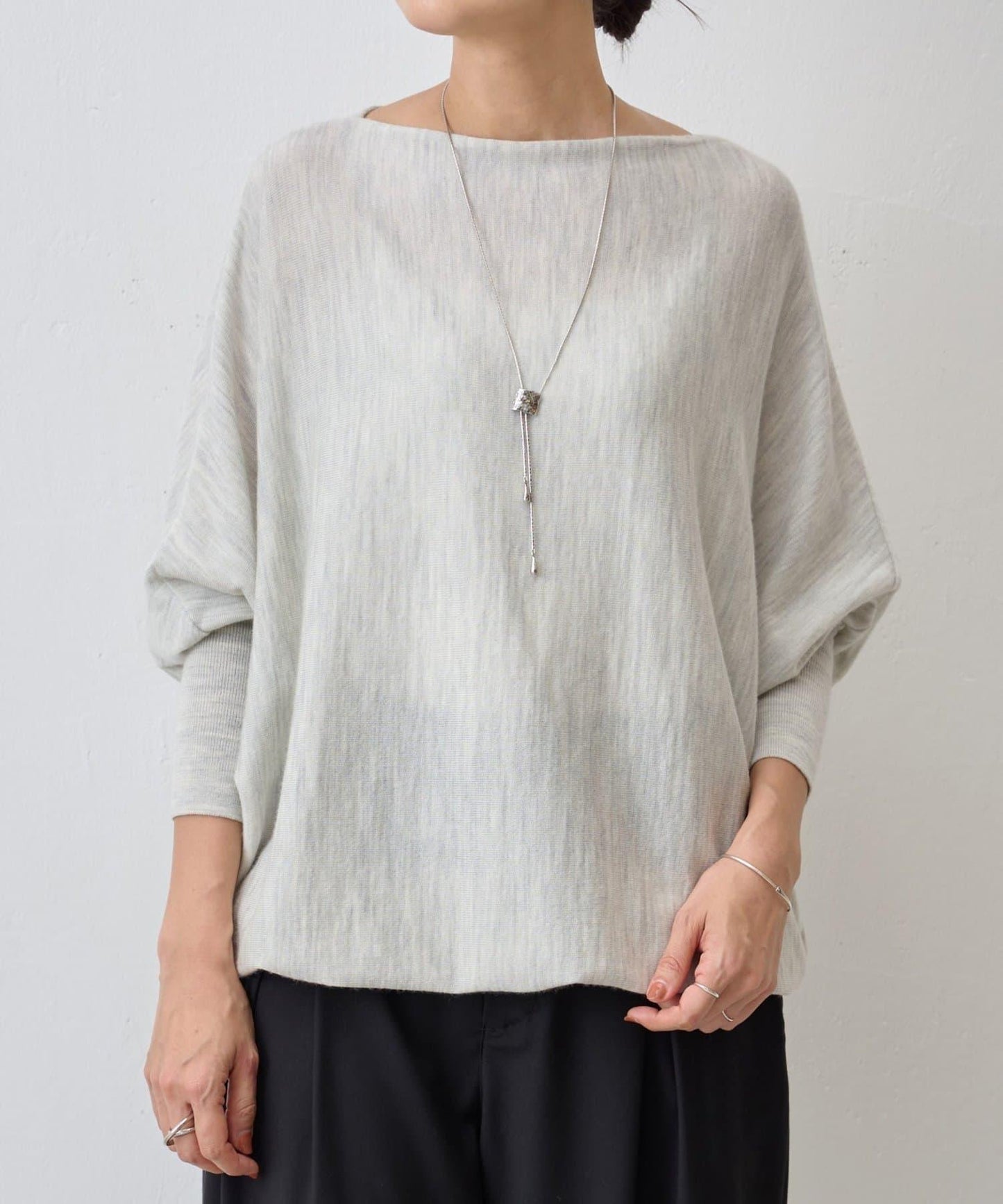 羊毛蝙蝠袖針織衫