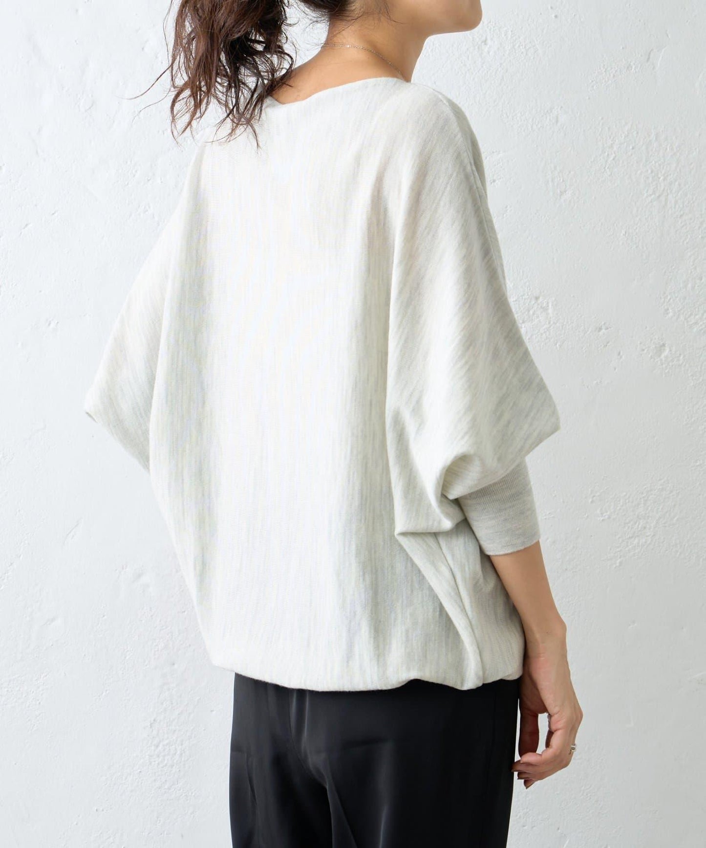 羊毛蝙蝠袖針織衫