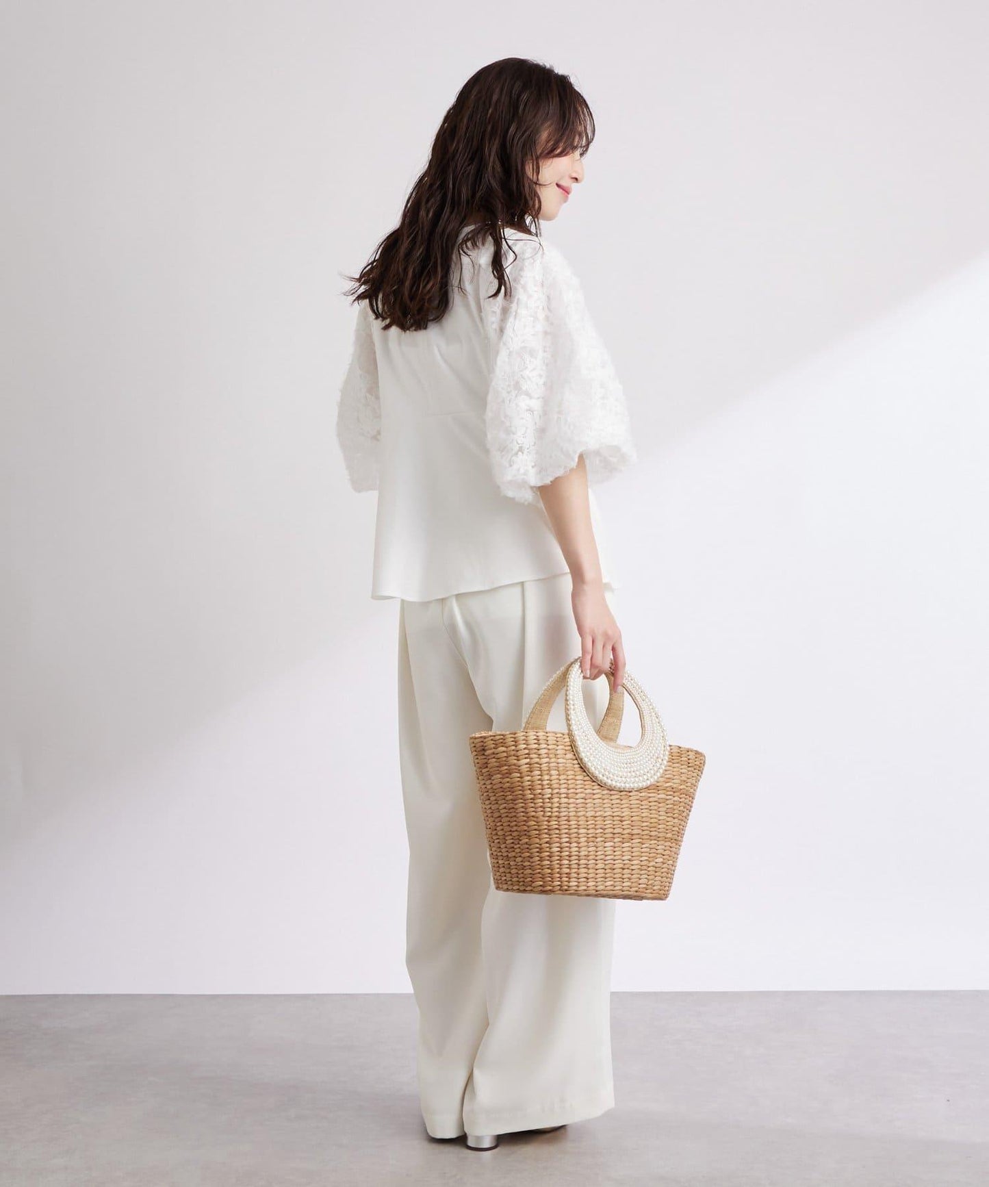 【La boutique BonBon】袖部蓬鬆蕾絲拼接上衣