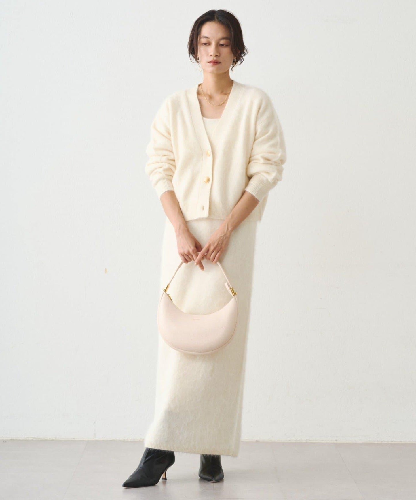 毛絨短款針織開衫