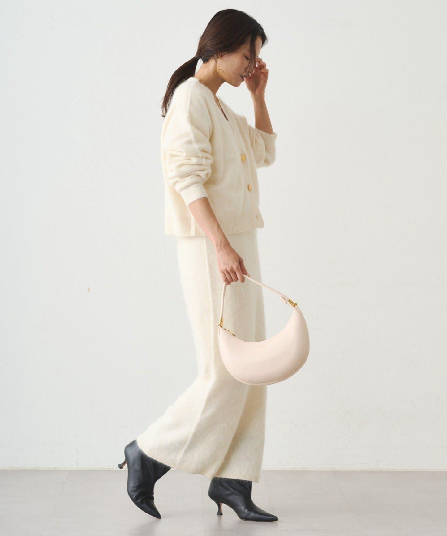 毛絨短款針織開衫