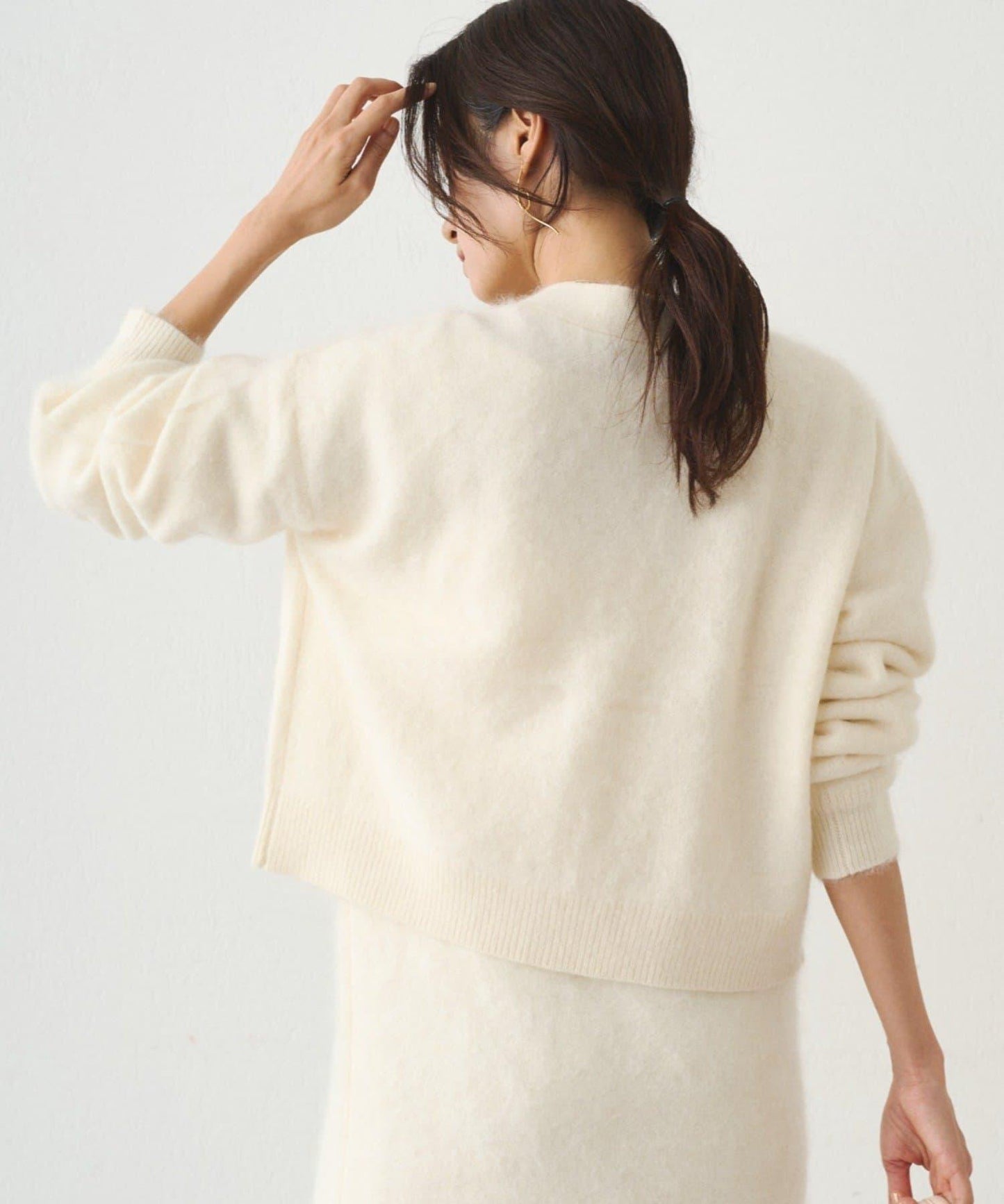 毛絨短款針織開衫