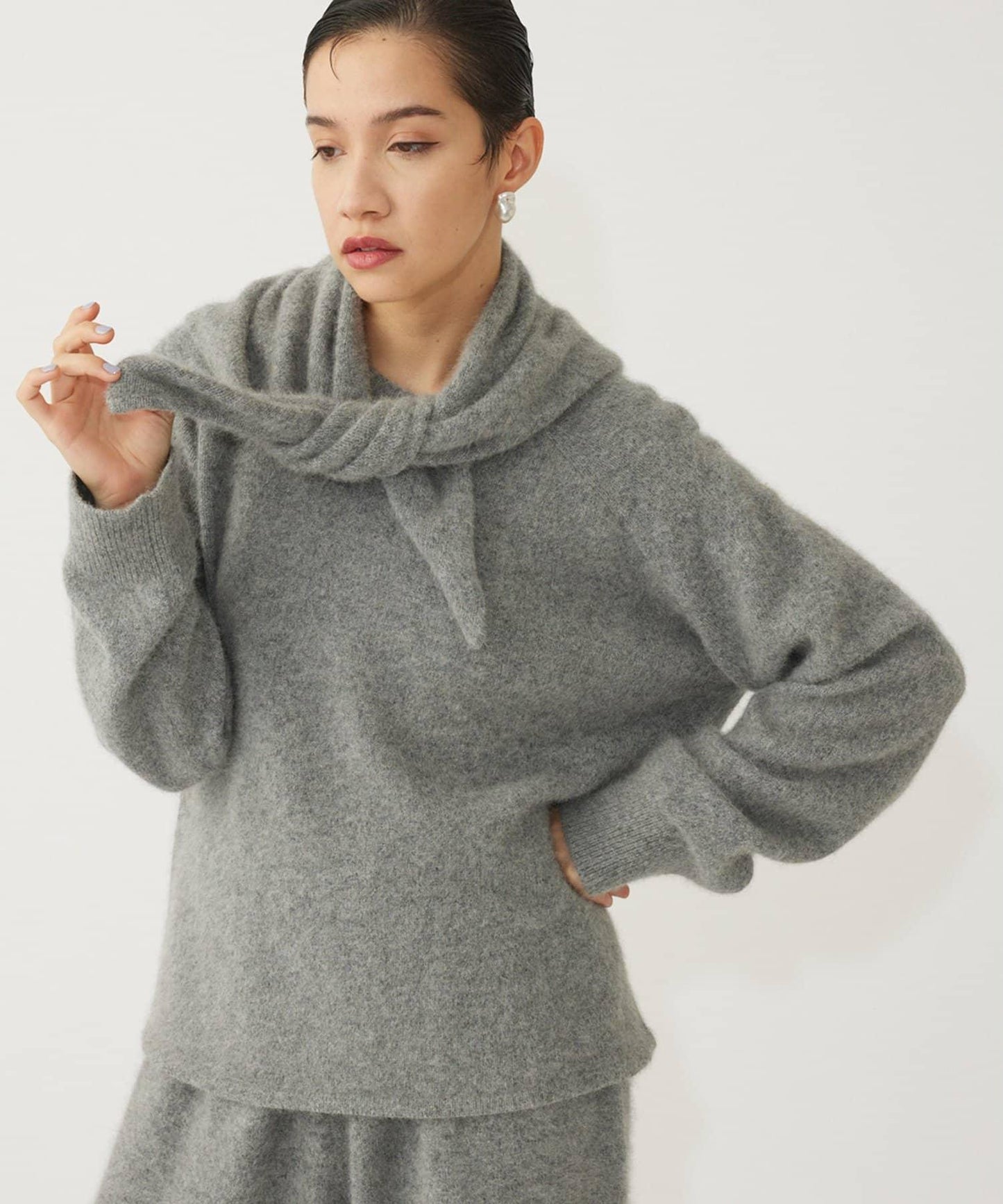 【THE PAUSE】仿毛針織圍巾套裝套頭衫