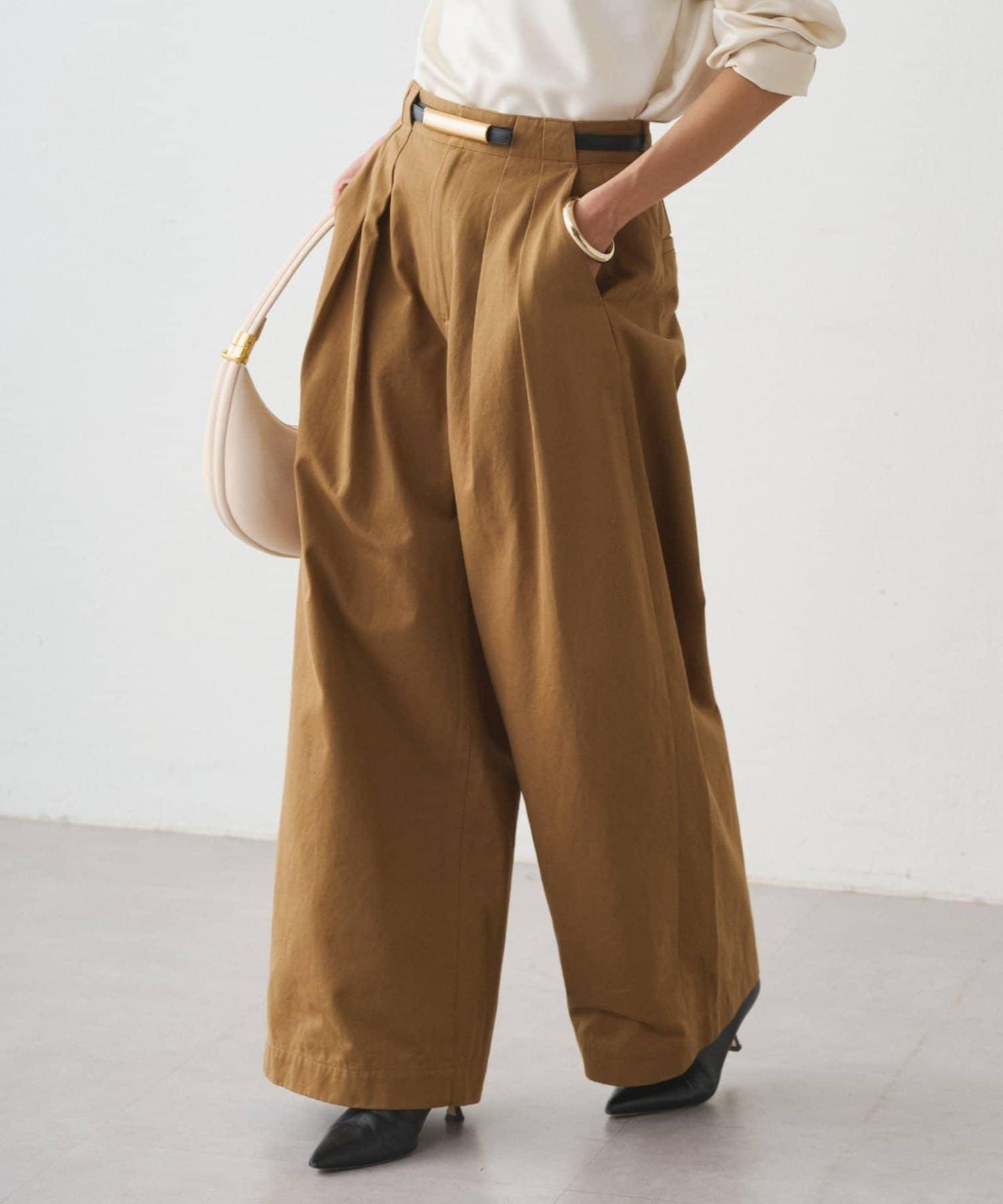 休閒腰帶褶皺長褲