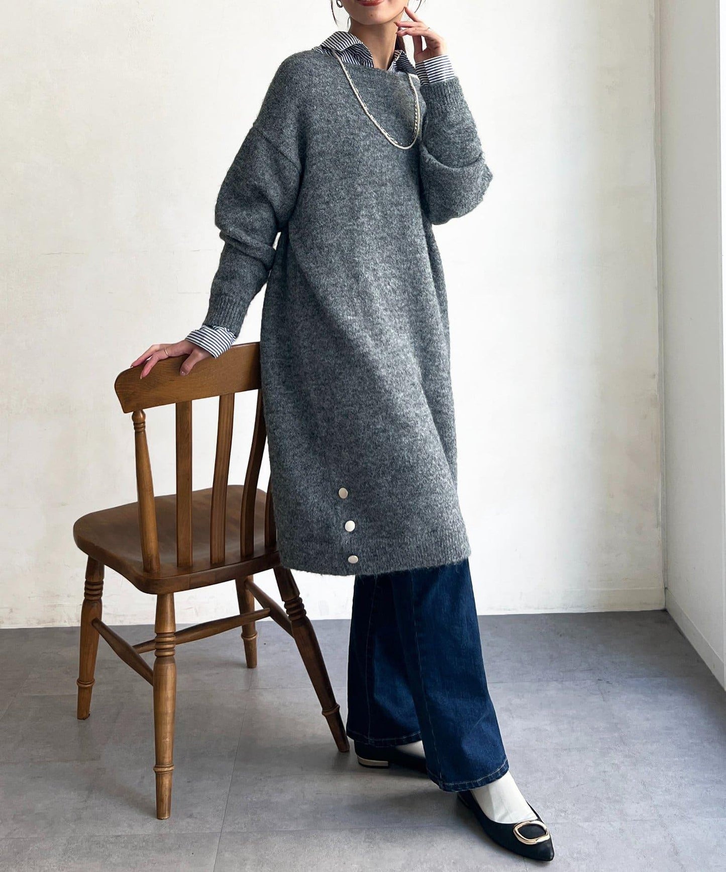 側邊金色紐扣中長款針織連衣裙