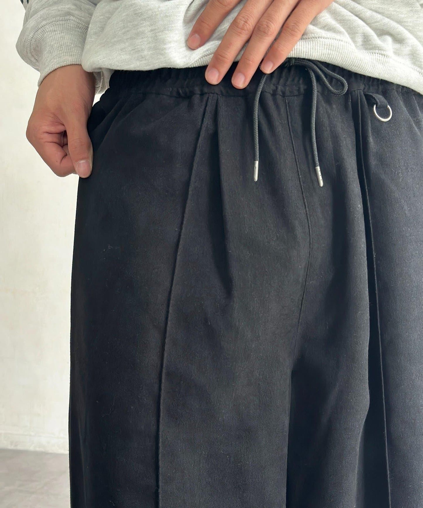 磨毛斜紋褶皺休閒褲