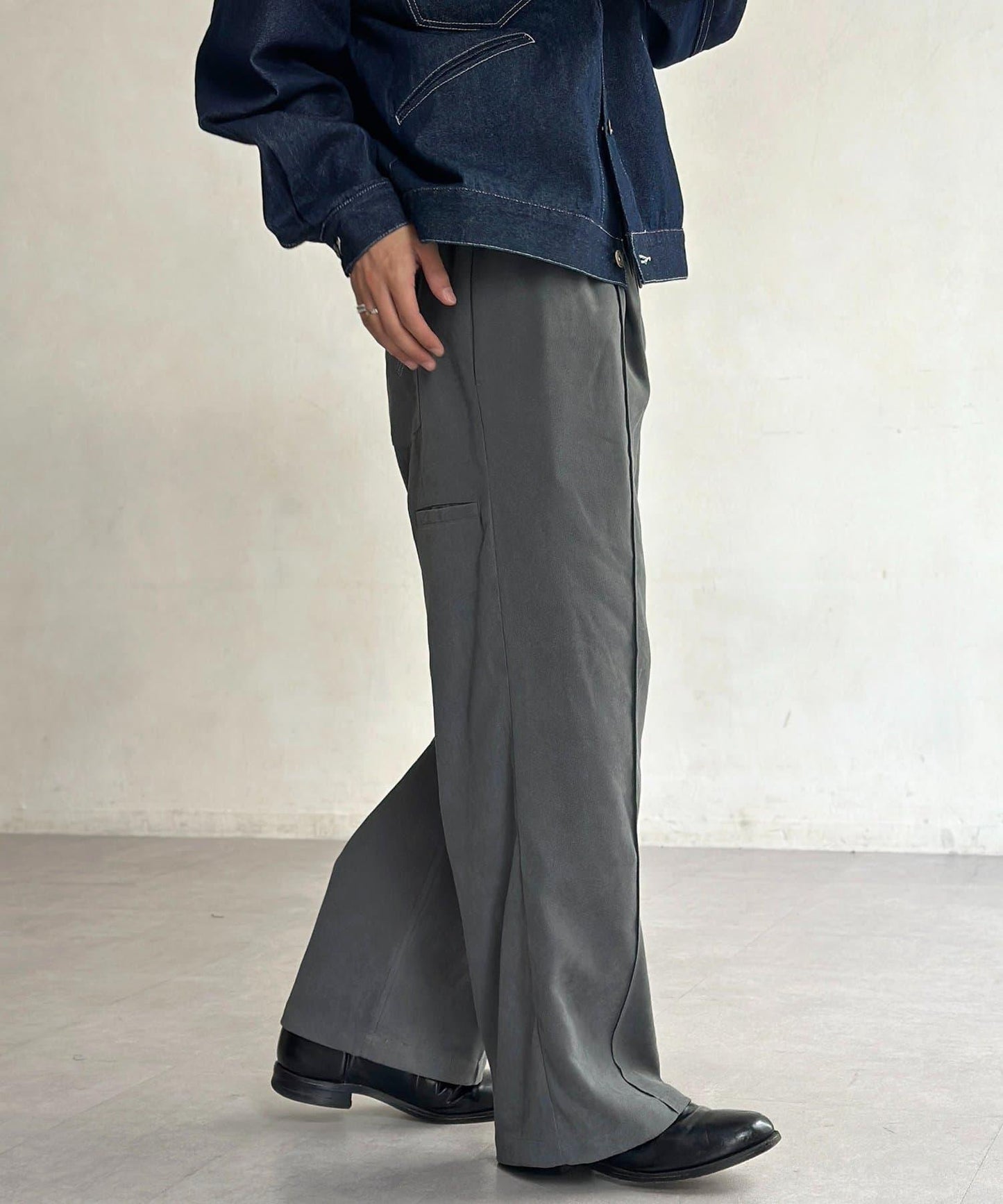 磨毛斜紋褶皺休閒褲