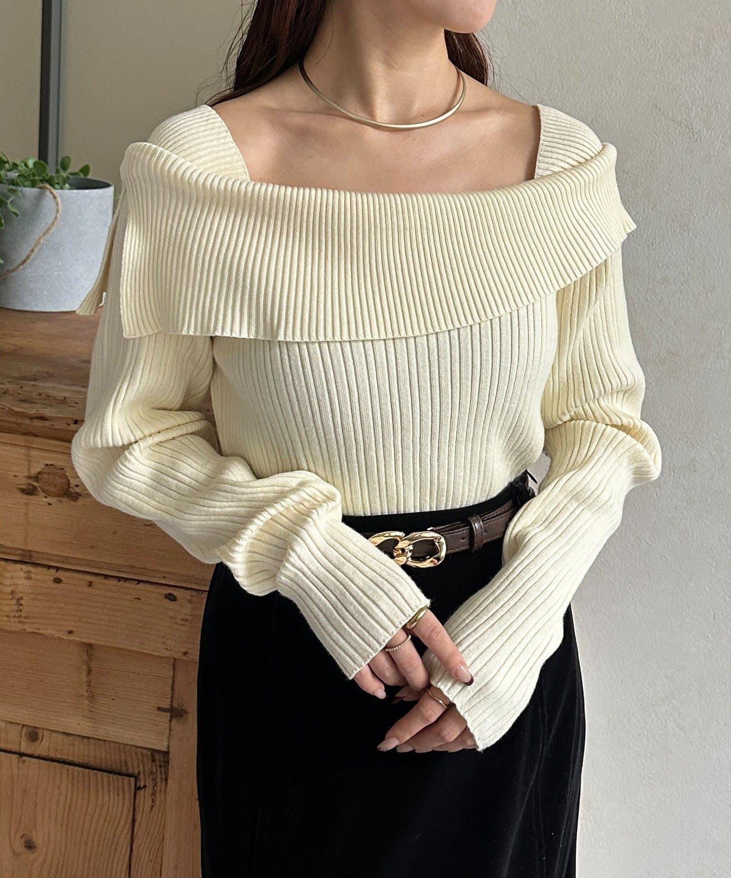 一字肩風格方領羅紋針織衫