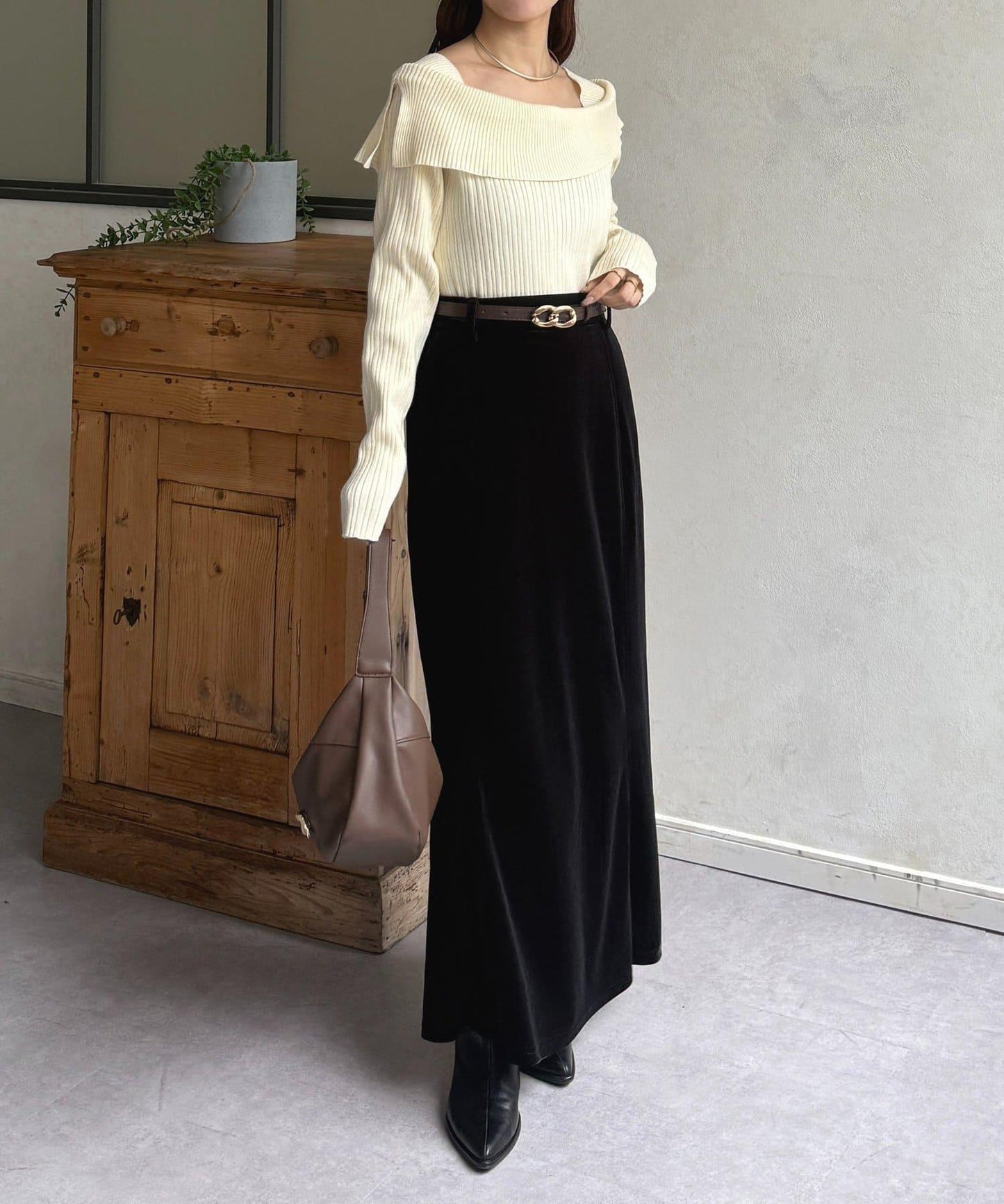 一字肩風格方領羅紋針織衫