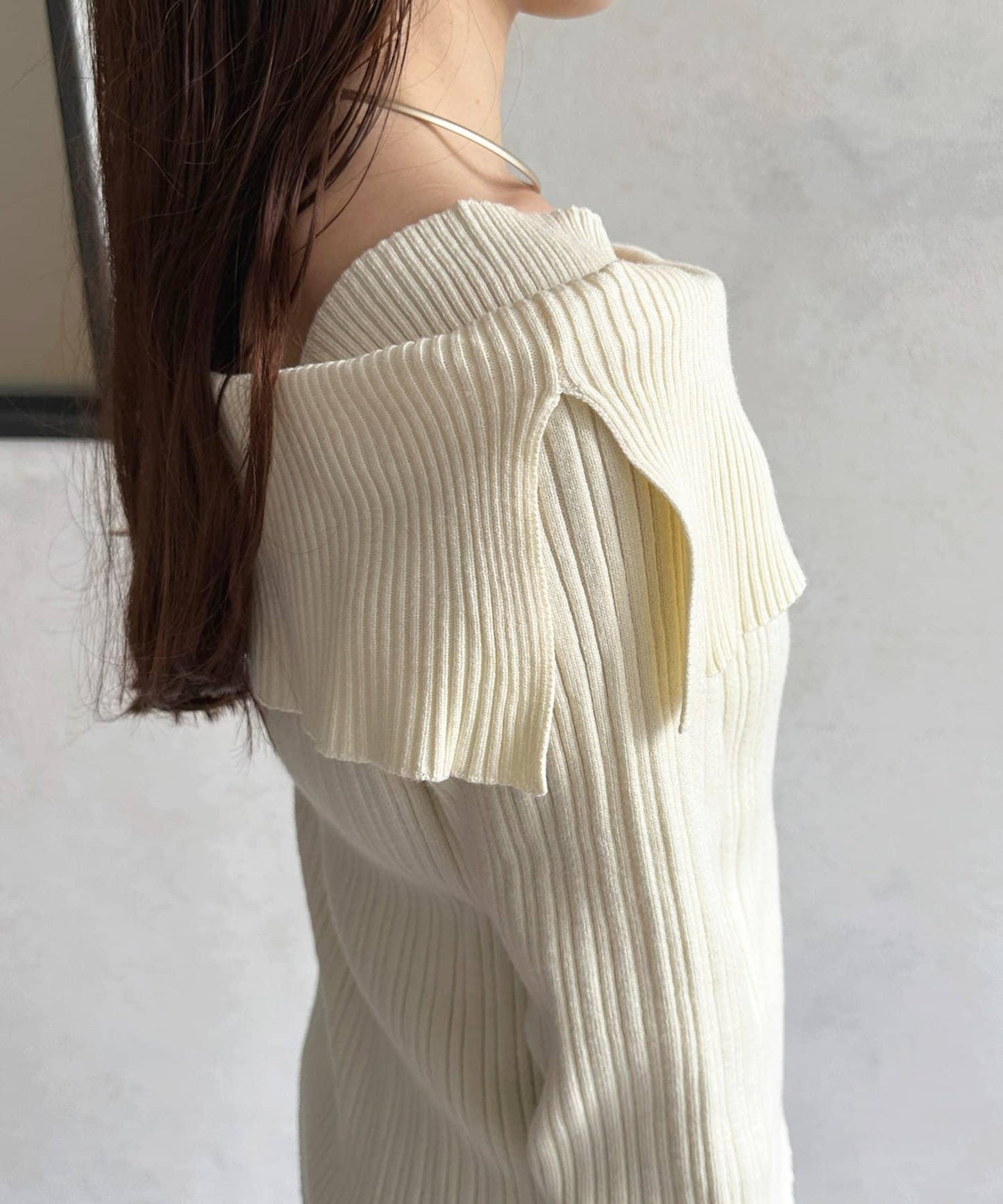 一字肩風格方領羅紋針織衫