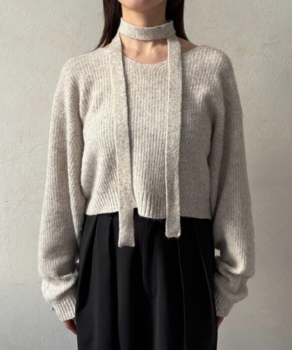 附項鍊V領針織衫