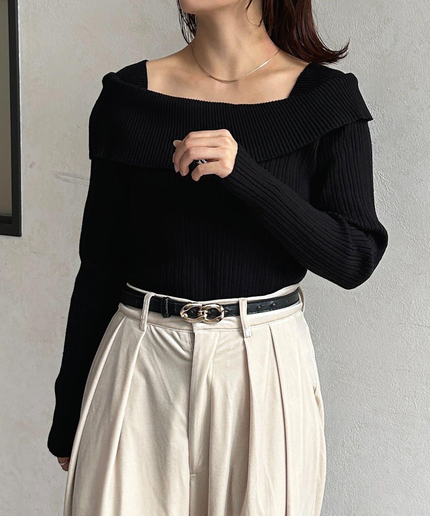 一字肩風格方領羅紋針織衫