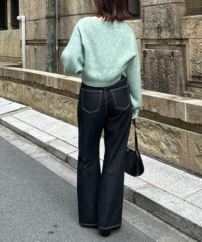 附項鍊V領針織衫