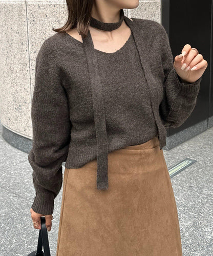附項鍊V領針織衫