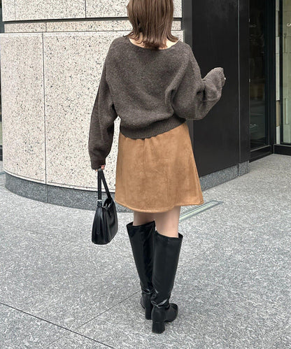 附項鍊V領針織衫