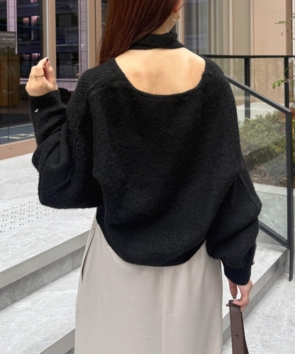 附項鍊V領針織衫