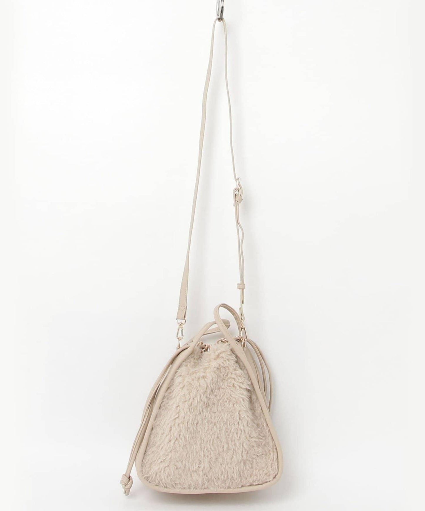 異材質毛絨三角包