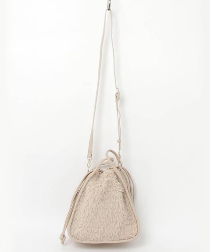 異材質毛絨三角包