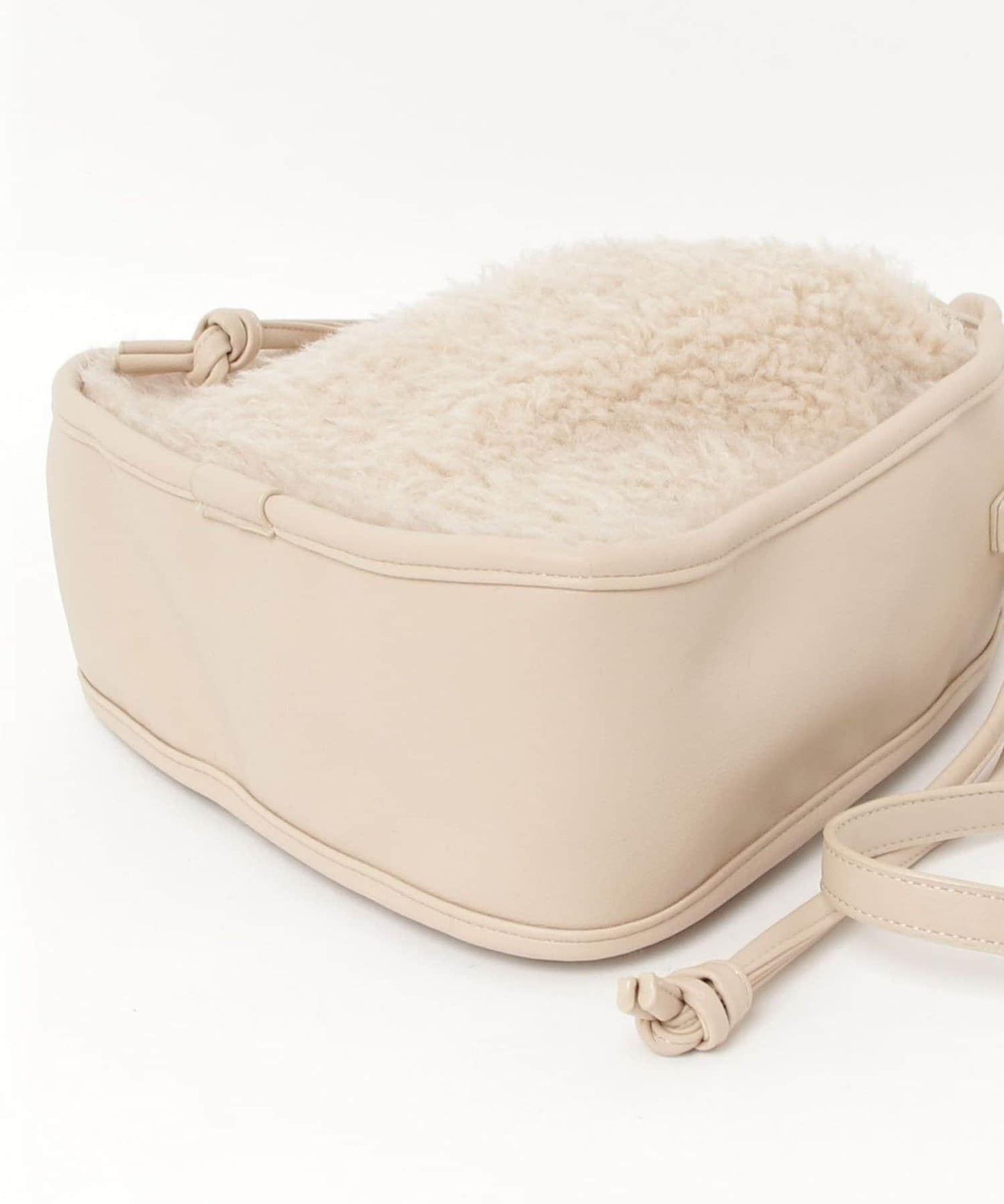 異材質毛絨三角包