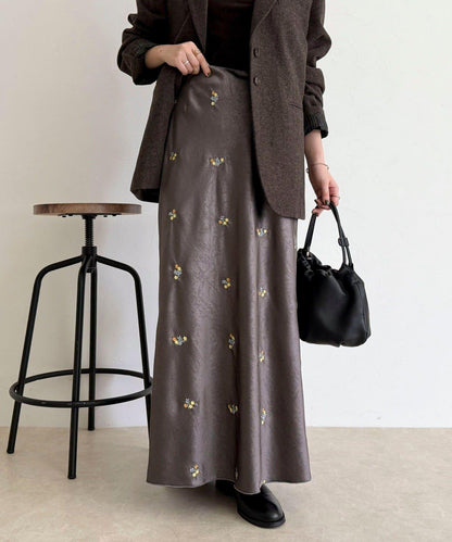 緞面花卉刺繡半身裙