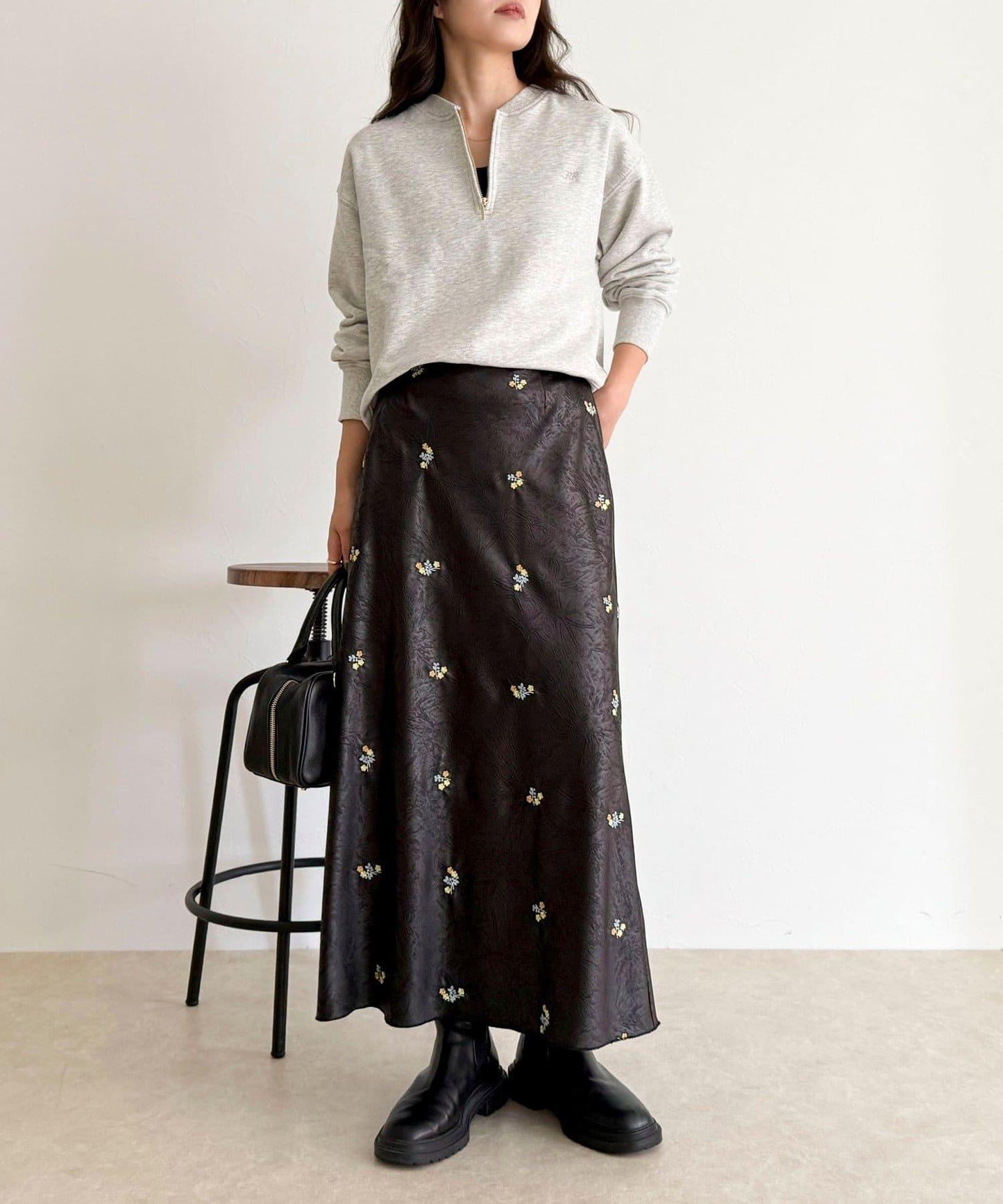 緞面花卉刺繡半身裙