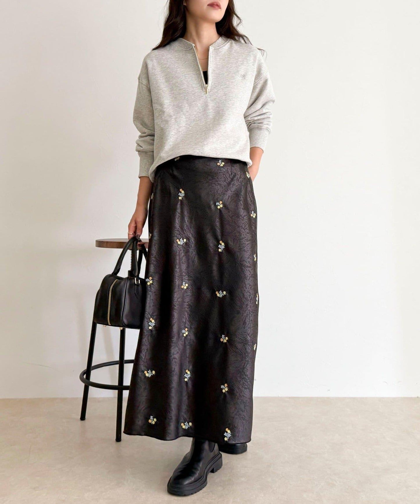 緞面花卉刺繡半身裙