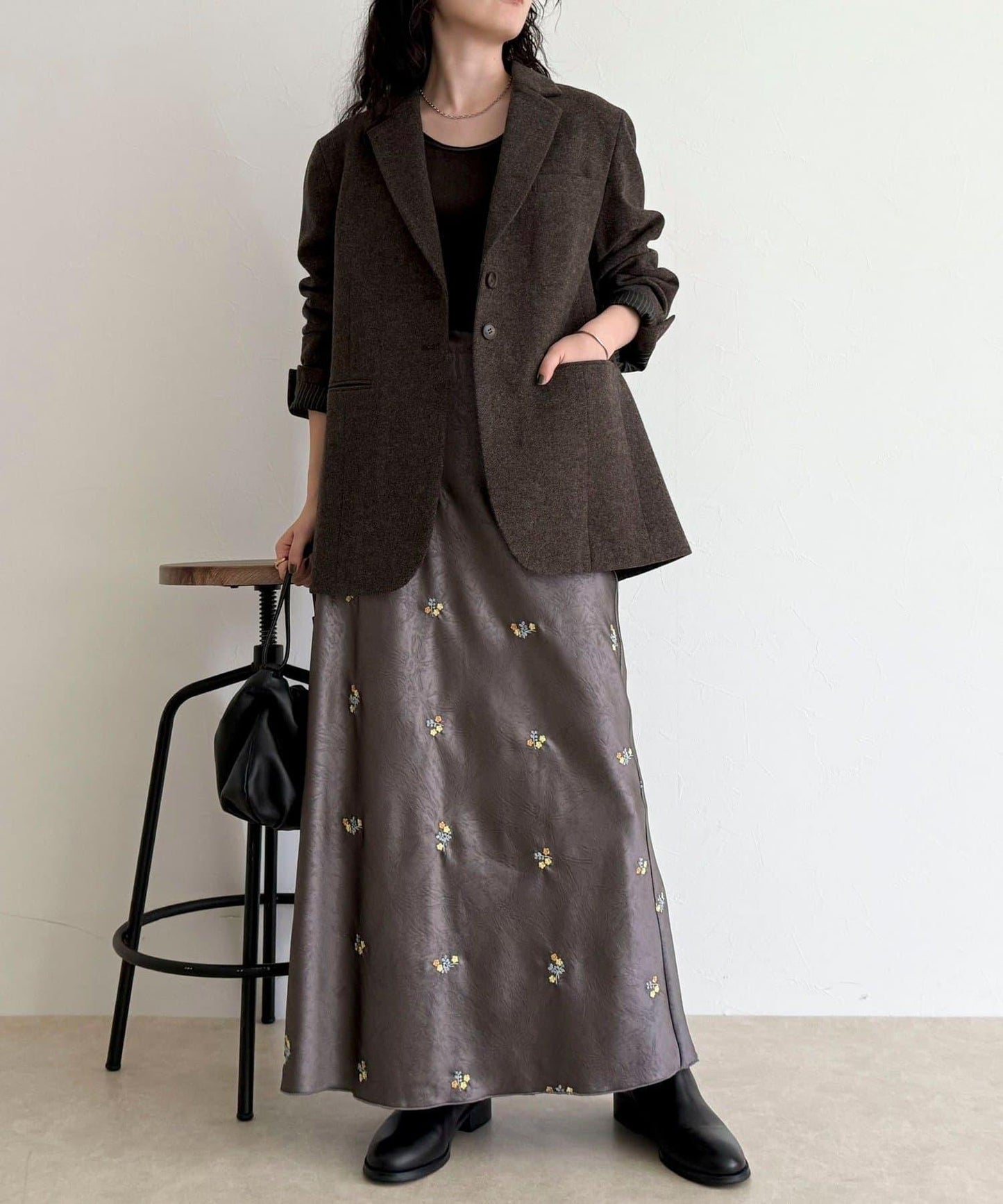 緞面花卉刺繡半身裙