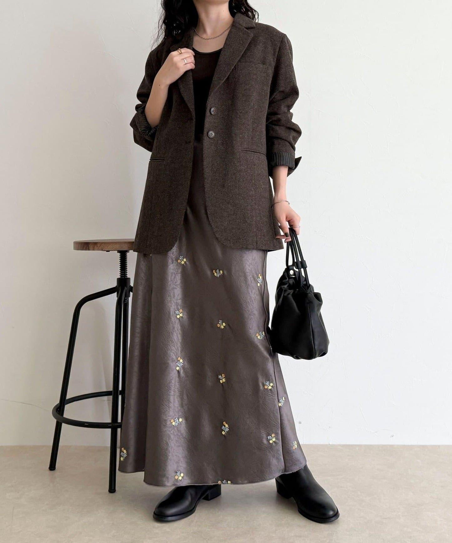 緞面花卉刺繡半身裙