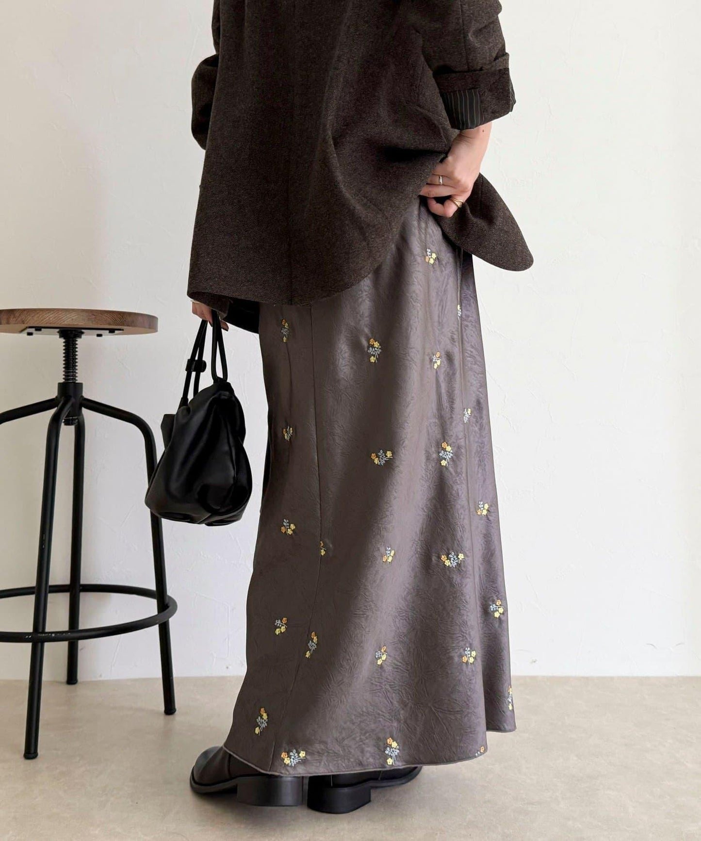 緞面花卉刺繡半身裙