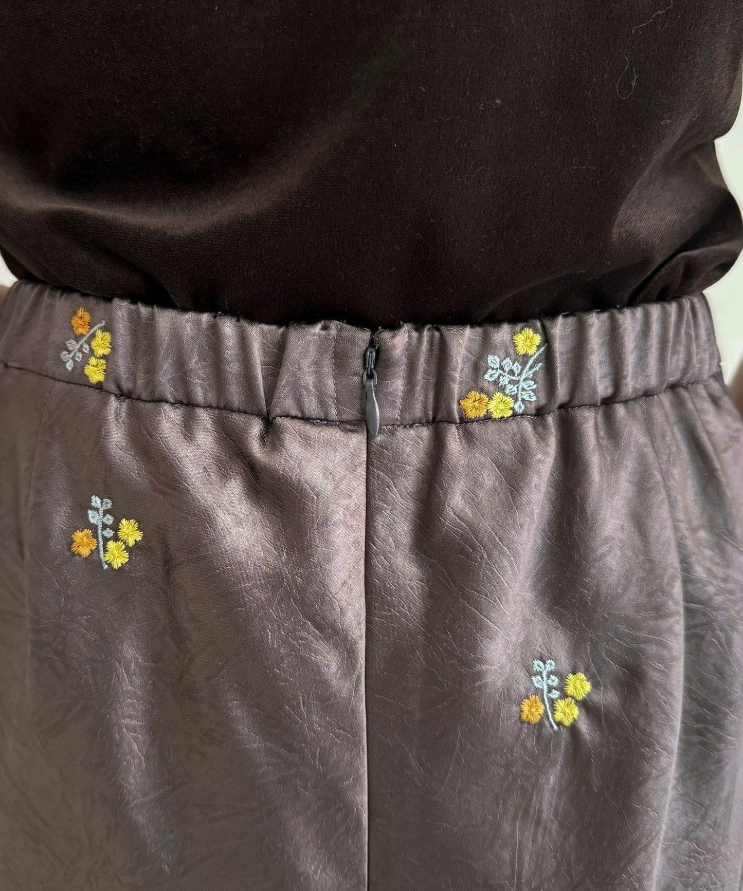 緞面花卉刺繡半身裙