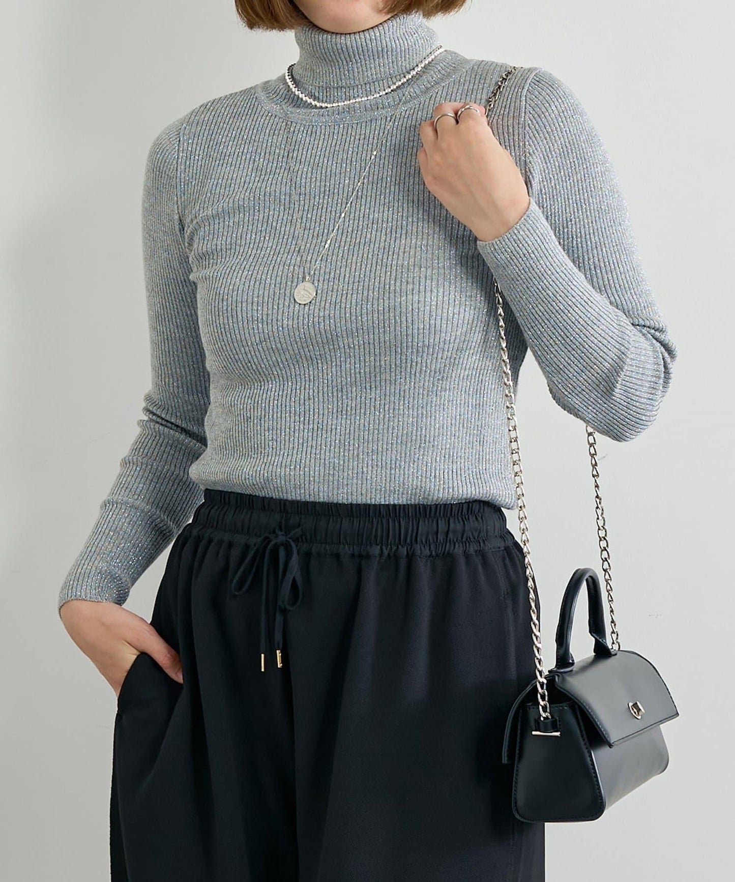 低調時尚亮片高領衫