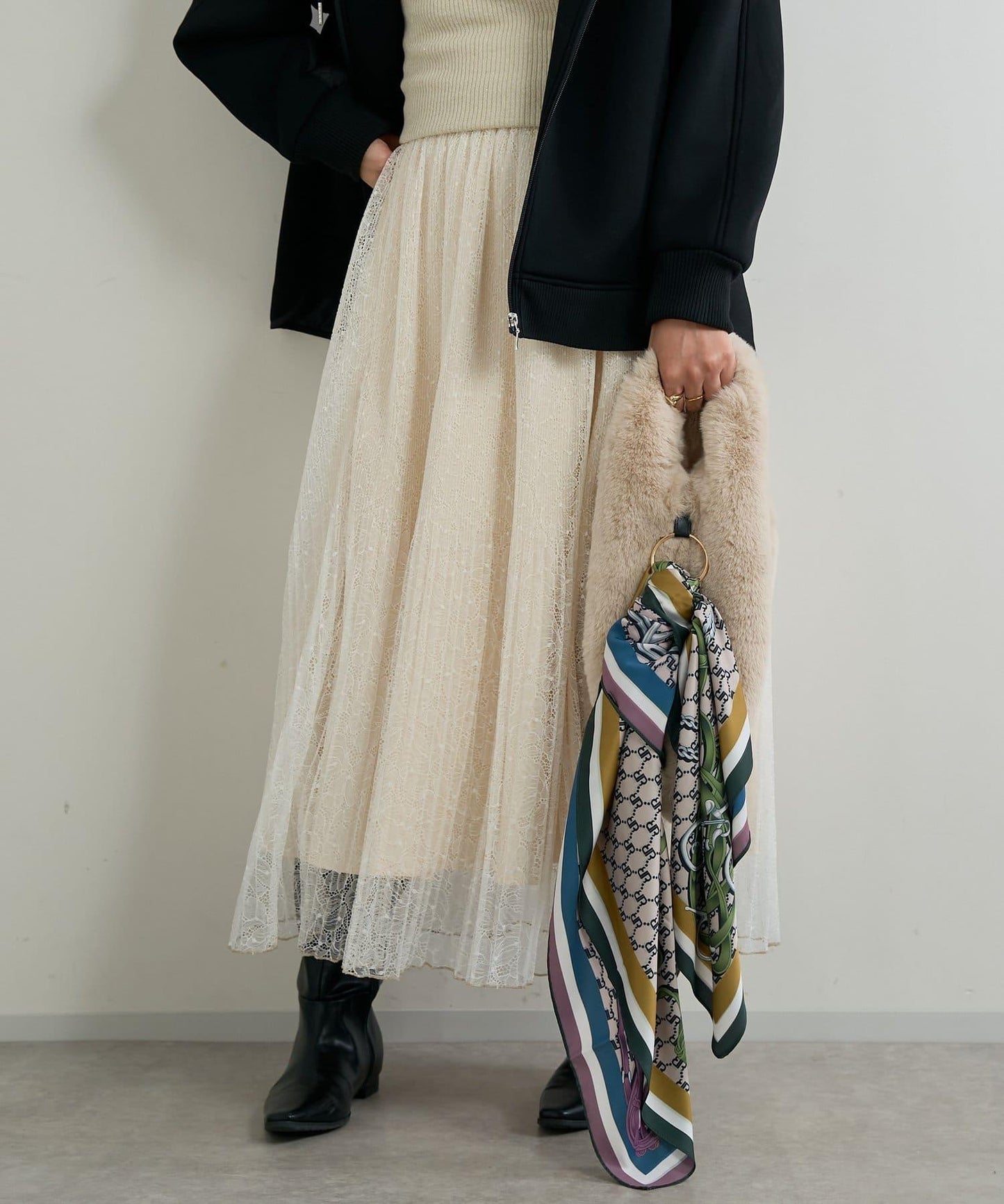 造型點睛之選 腰帶圖案雙面圍巾