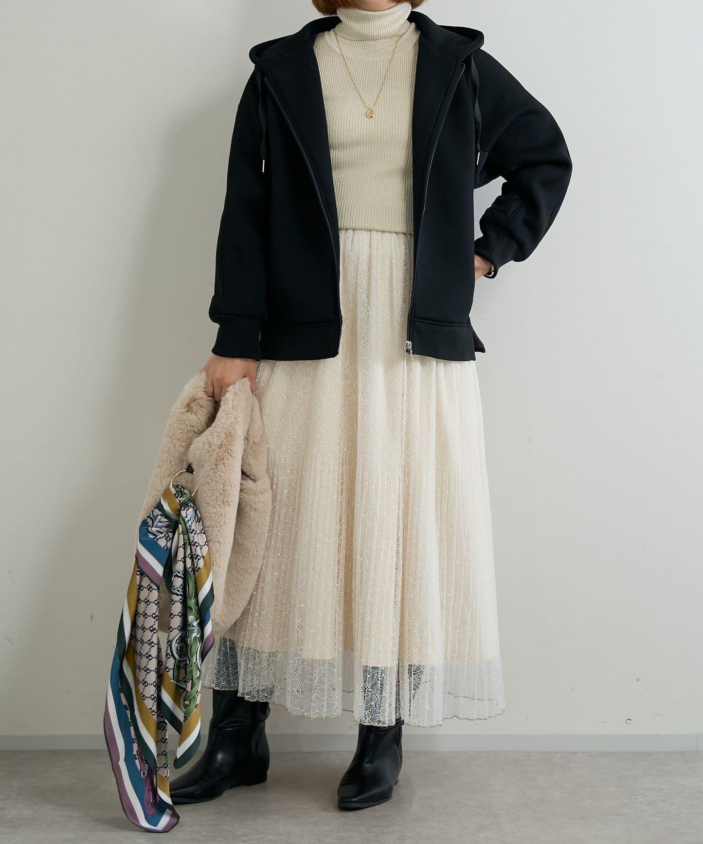 造型點睛之選 腰帶圖案雙面圍巾