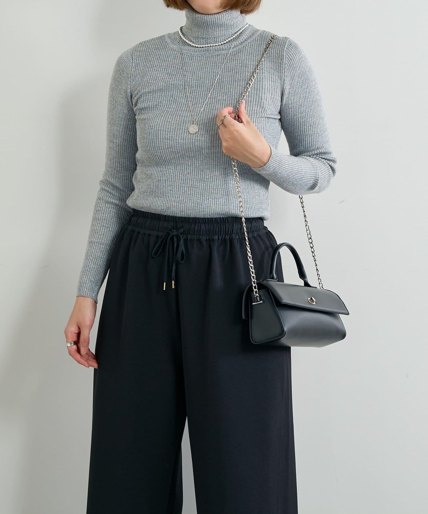 低調時尚亮片高領衫