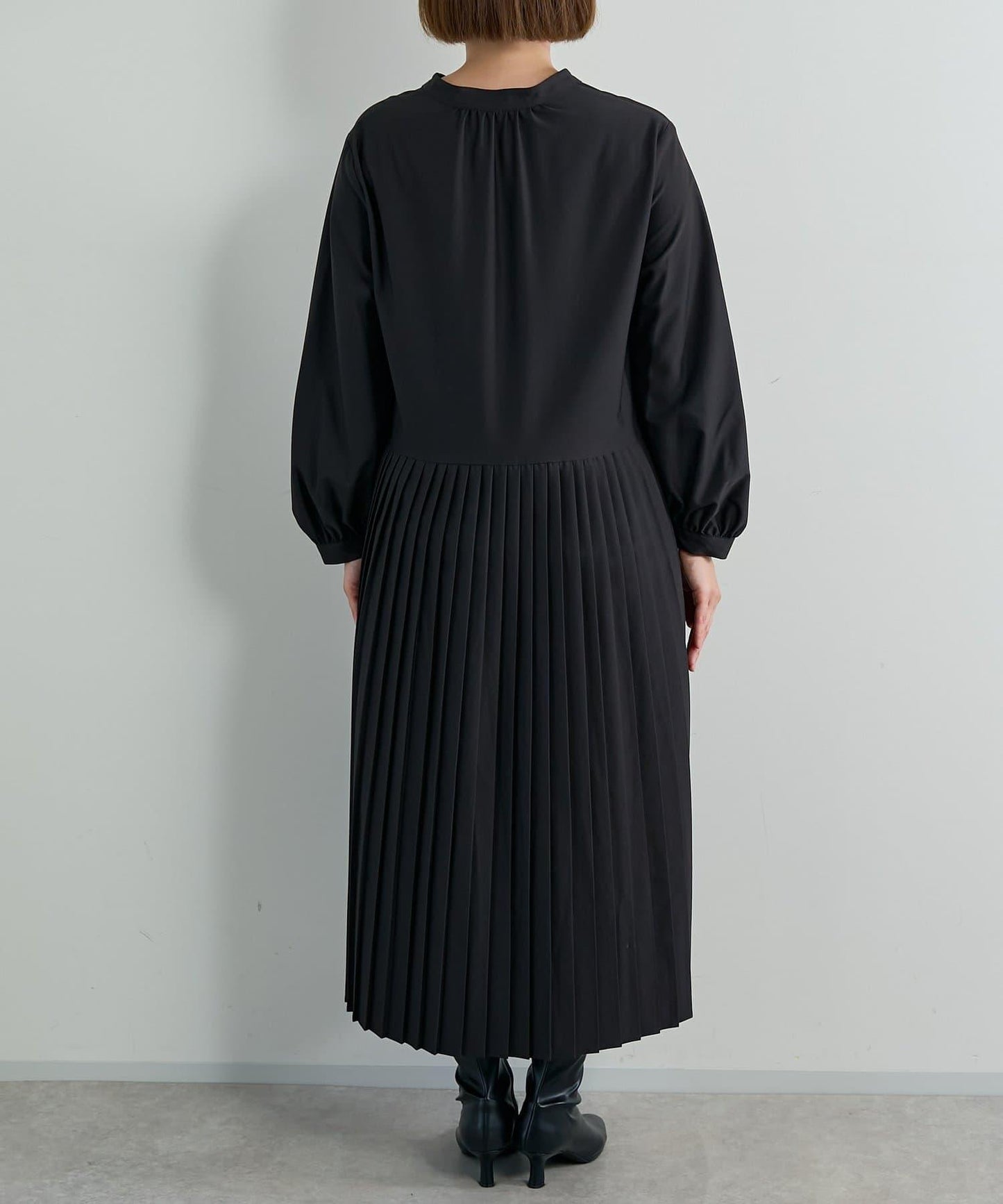 《シック&エレガントに》高腰拼接百褶連衣裙