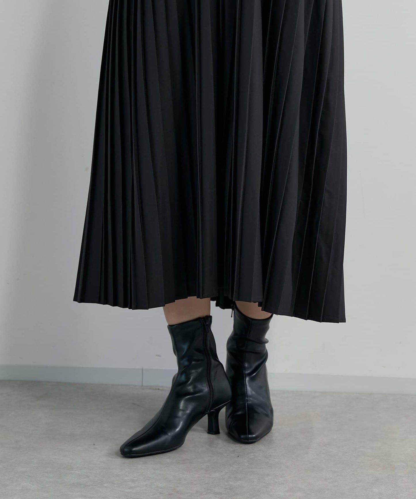 《シック&エレガントに》高腰拼接百褶連衣裙