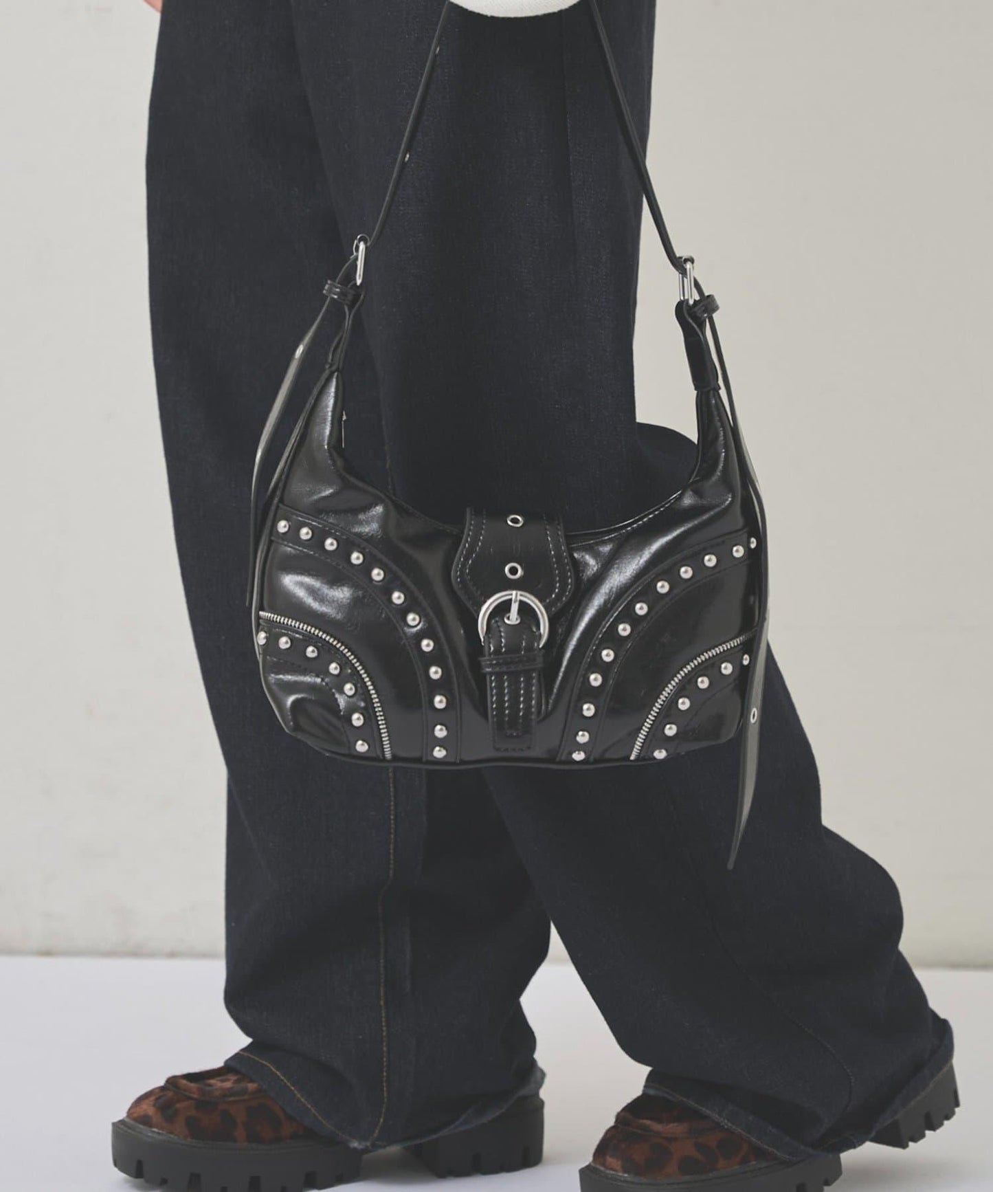 鉚釘裝飾腰帶單肩包