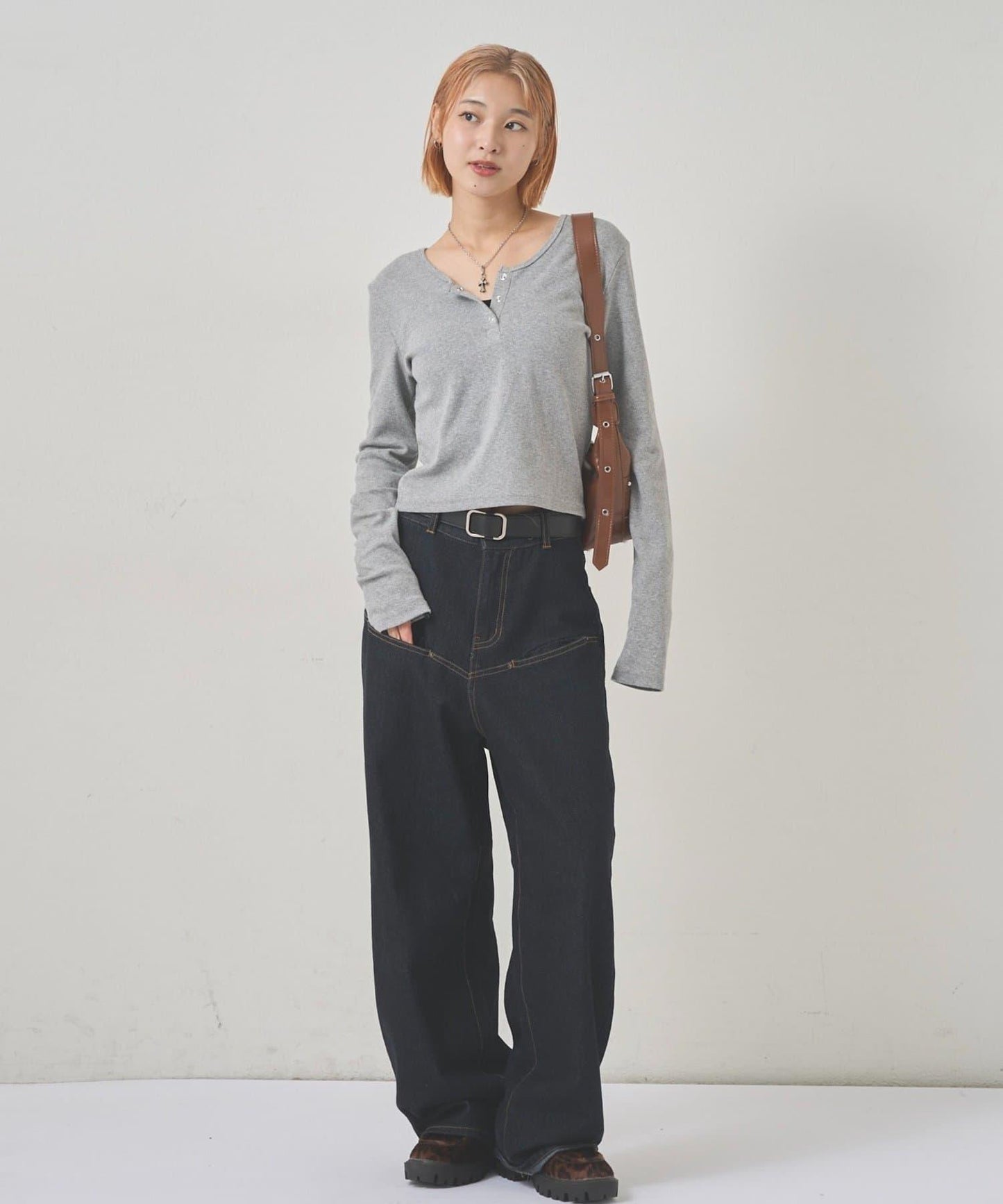 鉚釘裝飾腰帶單肩包