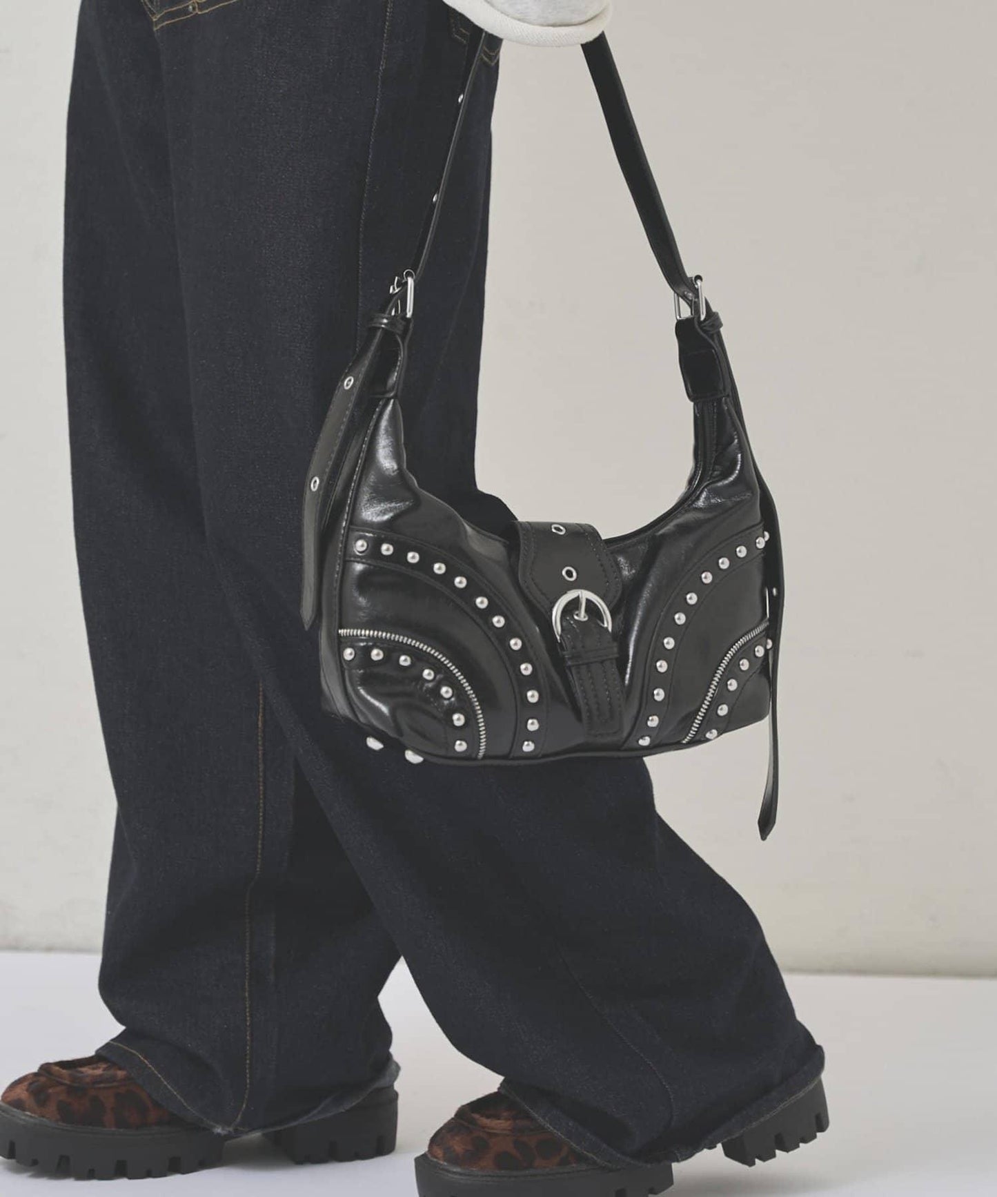 鉚釘裝飾腰帶單肩包