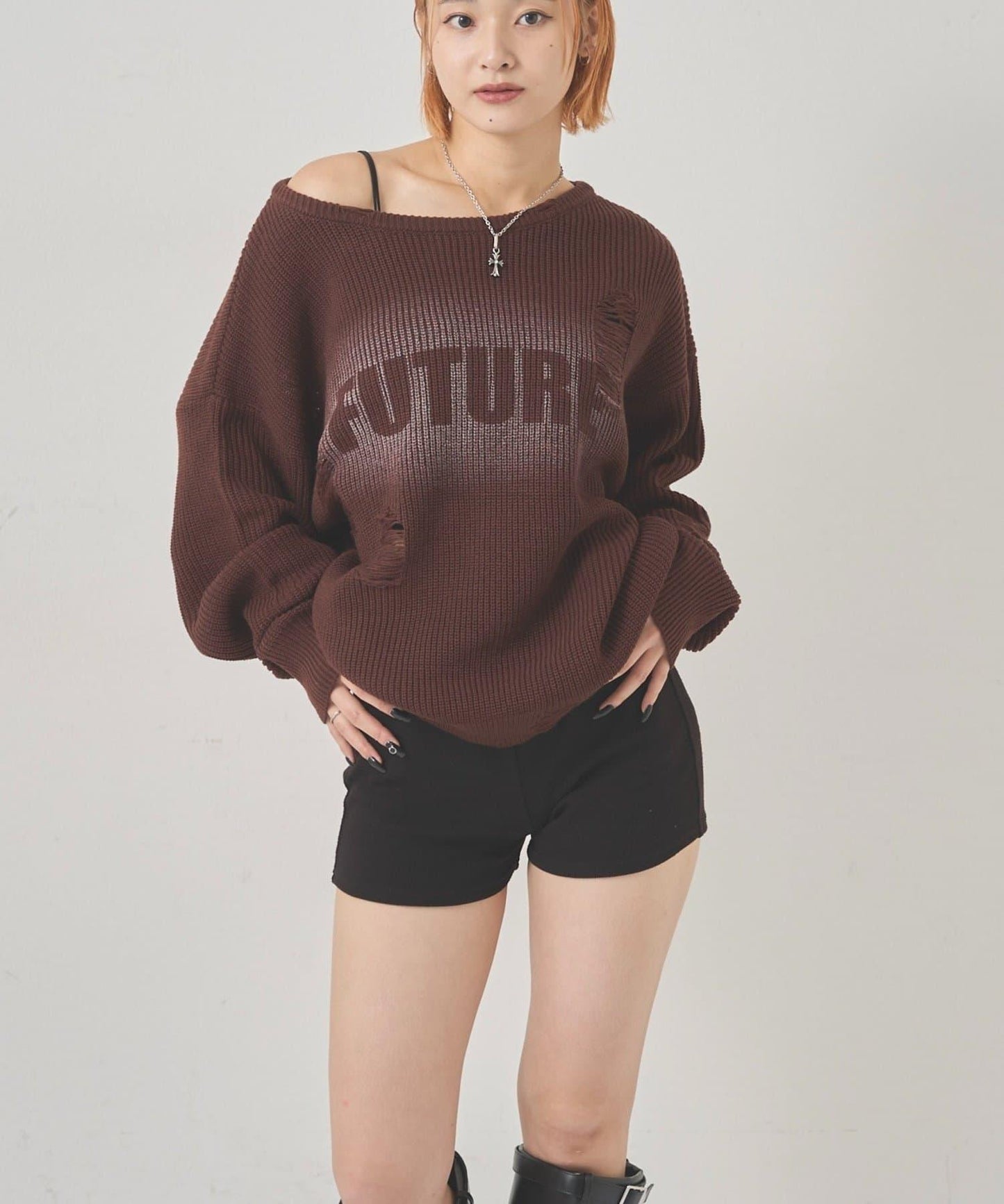 破洞印花針織衫